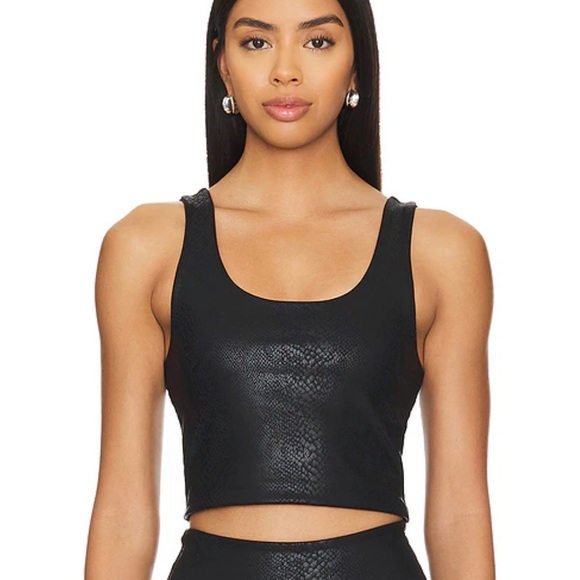 Beyond Yoga Tops - Beyond Yoga Black Top Size M NWT